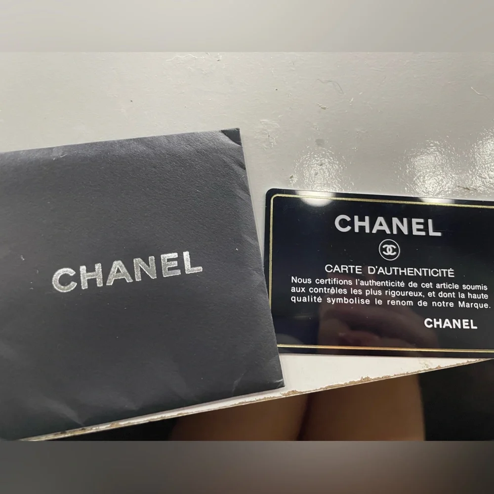 Vintage Chanel Purse - Picture 4 of 6